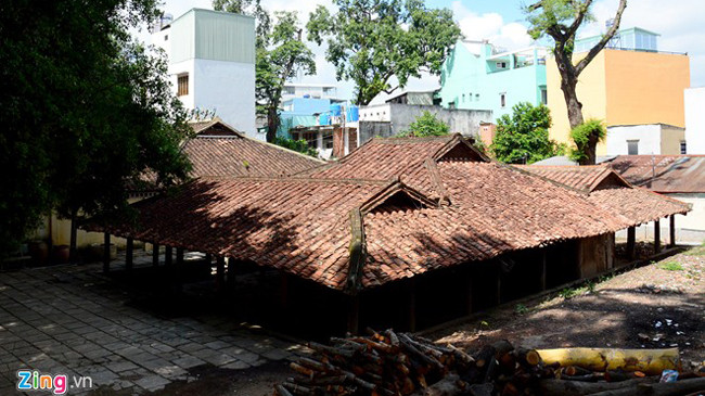 Đình Thông Tây Hội được xây dựng vào năm 1698 tại 107/1 Nguyễn Văn Lượng (nay là Thống Nhất, phường 11, quận Gò Vấp, TP HCM). Nơi đây thờ Thành hoàng theo tục thờ thần của người Việt Nam và là ngôi đình cổ nhất của vùng đất Gia Định xưa và của cả Nam Bộ c