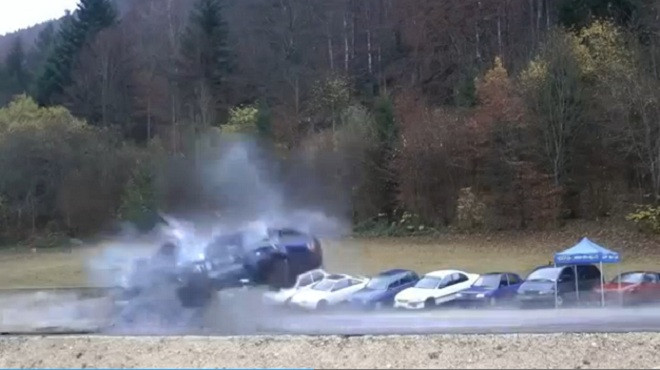 Ô tô va chạm ở tốc độ 200 km/h sẽ như thế nào?