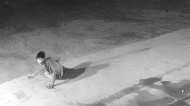 Cầm mã tấu xông lên cabin chém gục tài xế trong đêm