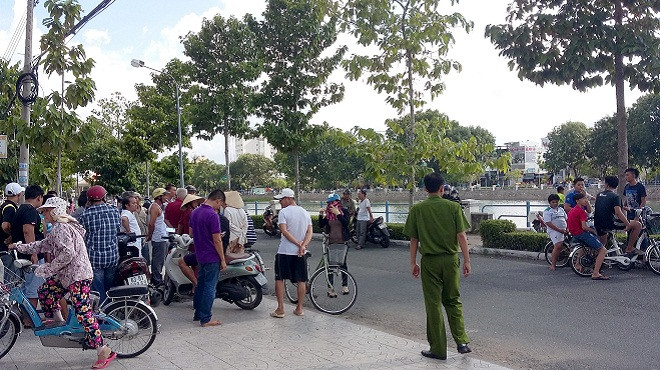 Hiện trường vụ truy sát. Ảnh: Châu Thành