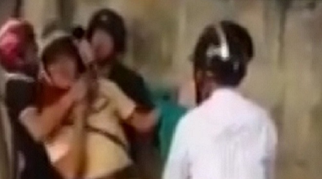 Ba thanh niên táo tợn hành hung cảnh sát