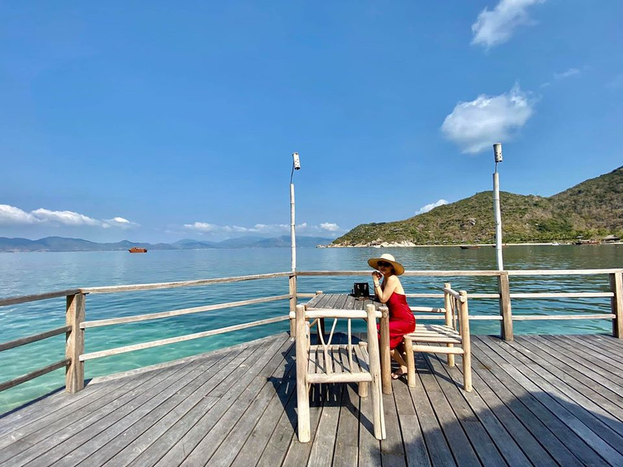 Nhiều người dân bắt đầu đi du lịch khi các chương trình giảm giá, kích cầu nội địa khởi động sau dịch COVID-19.