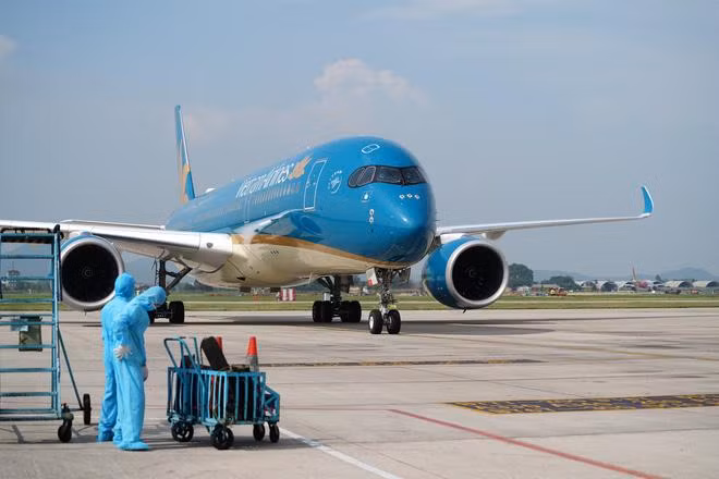 Bộ Tài chính đề xuất giảm một nửa thuế môi trường với nhiên liệu bay trong năm tới