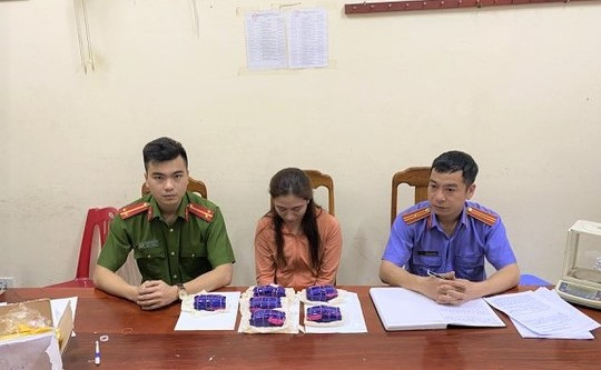 Bà chủ spa cất giữ 12.000 viên hồng phiến trong nhà để bán cho con nghiện