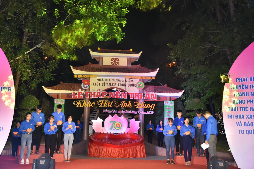 Tuổi trẻ Hà Tĩnh thắp nến tri ân các Anh hùng, Liệt sĩ