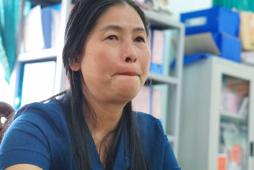 Những nữ giáo viên trắng đêm chống lũ: Chỉ mong bình yên bên tiếng cười của trẻ