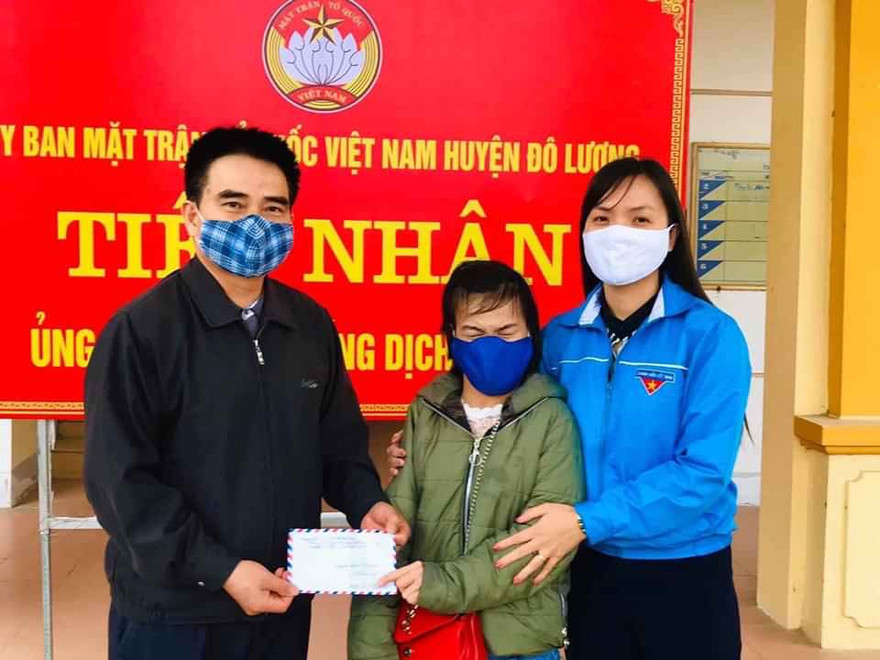 Xúc động tấm lòng cô gái khuyết tật ủng hộ quỹ chống dịch COVID-19 