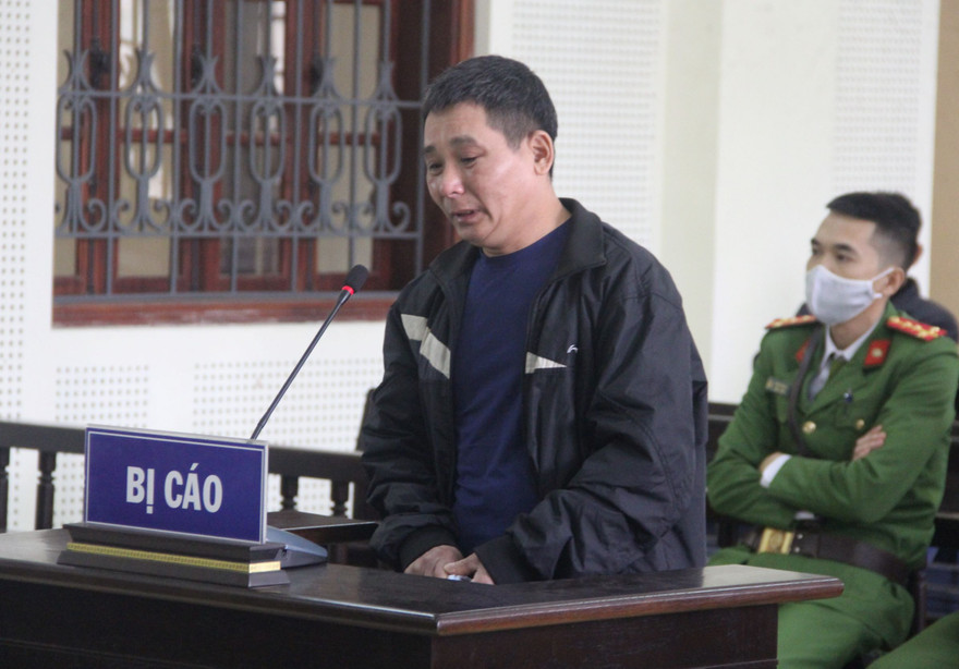 Mâu thuẫn trong lúc say rượu, nghịch tử cầm dao đâm chết mẹ