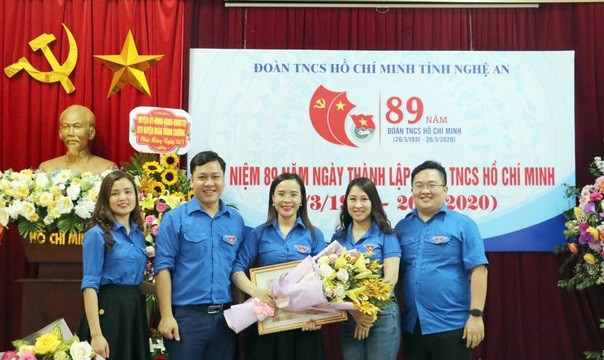 Nữ cán bộ Đoàn Nghệ An nhận giải thưởng Lý Tự Trọng cấp toàn quốc