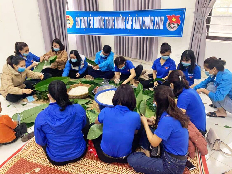 Tuổi trẻ Nghệ An gói bánh chưng nghĩa tình, mang Tết ấm áp đến với trẻ khó khăn