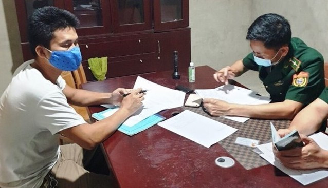 Tài xế Đoàn Quyết Thắng bị lực lượng chức năng phát hiện sử dụng giấy tờ của người khác để nhập cảnh nhằm trốn cách ly.