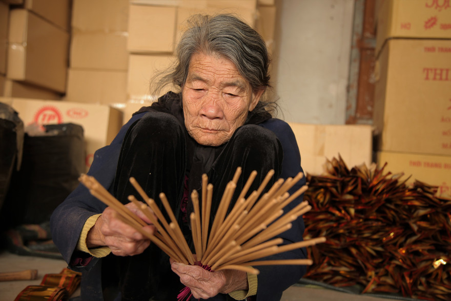 Làng nghề làm hương Hà Tĩnh vào vụ Tết