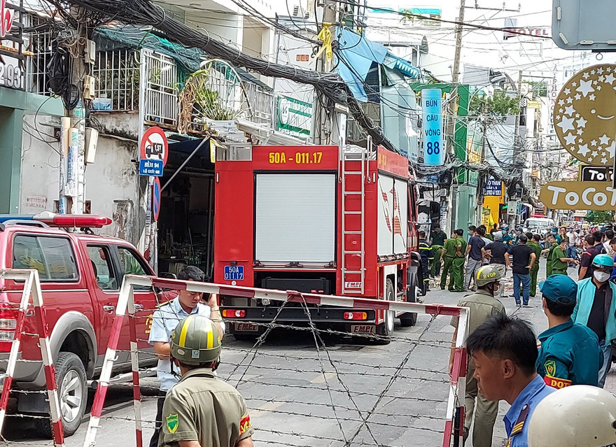 Lực lượng chức năng phong tỏa, điều tra vụ việc