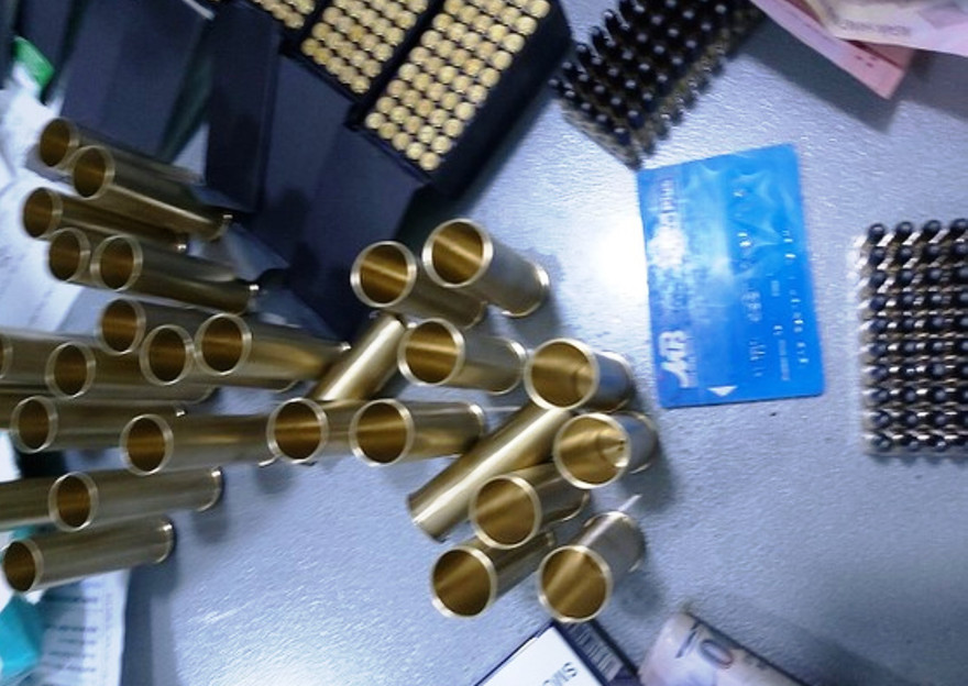 Gần 2.000 viên đạn bị thu giữ.