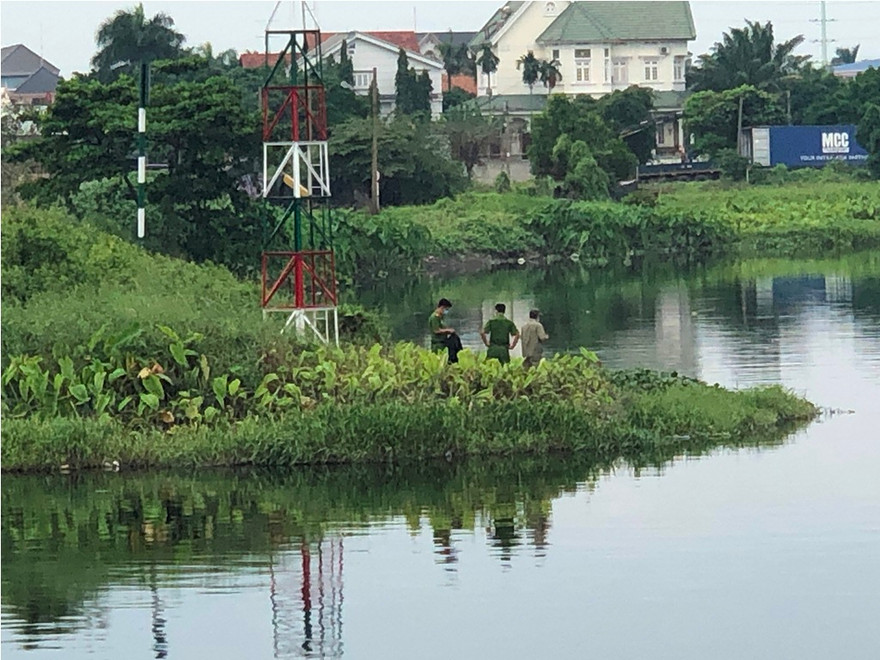 Lực lượng chức năng xử lý vụ việc.