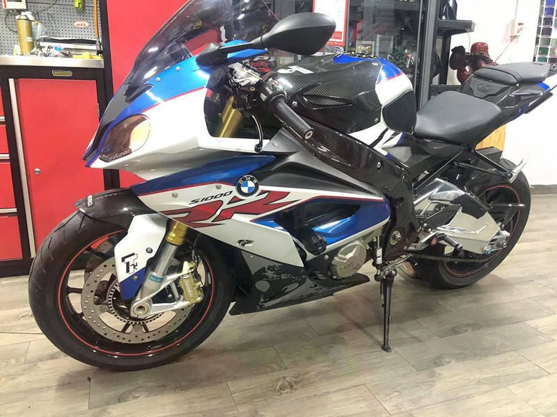 Chiếc xe được tìm thấy nhờ tin nhắn từ số điện thoại lạ.