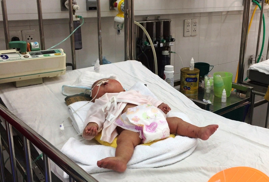 TPHCM: Bệnh nhân ồ ạt nhập viện vì trời lạnh bất thường