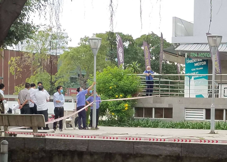 Lực lượng chức năng điều tra vụ việc.