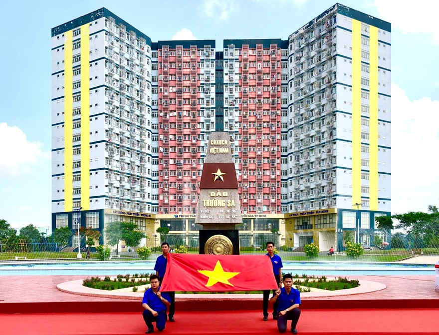 Khánh thành Cột mốc chủ quyền quần đảo Trường Sa tại Ký túc xá ĐHQG TPHCM