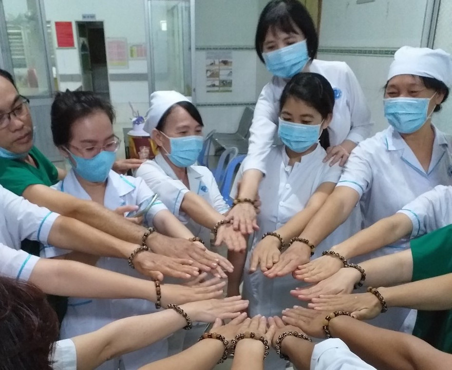 Chuyện 'bây giờ mới kể' những hy sinh thầm lặng của thầy thuốc tuyến đầu chống dịch