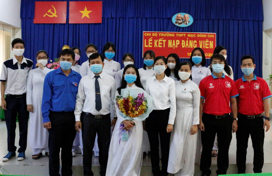 Kết nạp Đảng nhiều chiến sỹ tình nguyện hè 