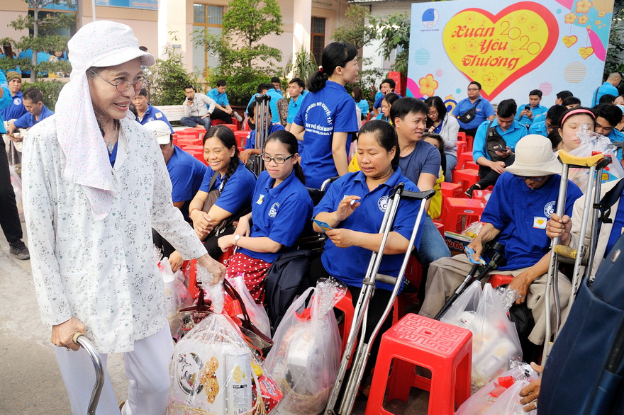 Hội LHTN Việt Nam TPHCM chăm lo hội viên, thanh niên khó khăn dịp Tết 