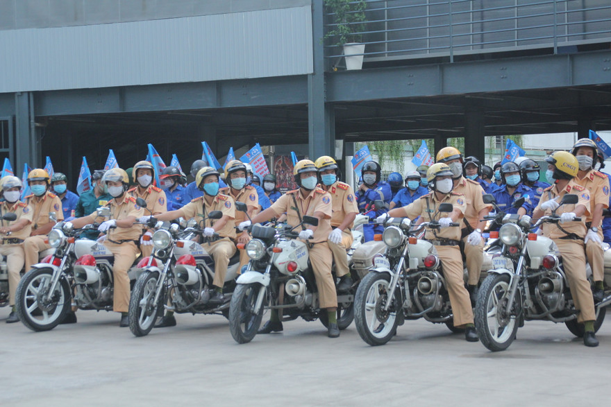 TPHCM ra quân đợt cao điểm đảm bảo trật tự, ATGT tại các giao lộ ùn tắc 