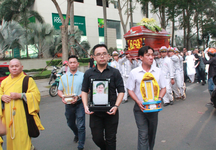 Nghẹn ngào phút tiễn đưa NSƯT Nguyễn Chánh Tín về cõi vĩnh hằng