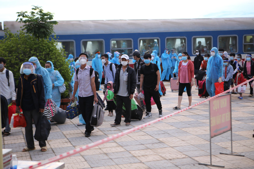 Phát hiện người đi trên chuyến tàu SE14 về Hà Tĩnh mắc COVID-19 