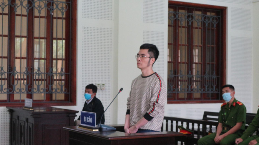 Bị cáo Bùi Hữu Thắng tại toà