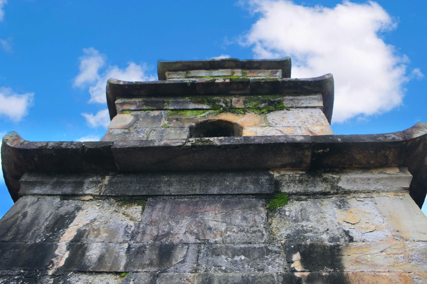 Tháp đá cổ kính hơn 500 tuổi ở Hà Tĩnh 