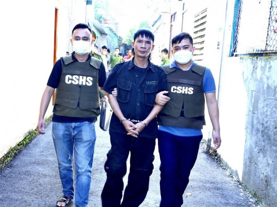 Bắt ‘Dũng ba sẹo’ cùng đàn em chuyên cho vay, đòi nợ thuê 