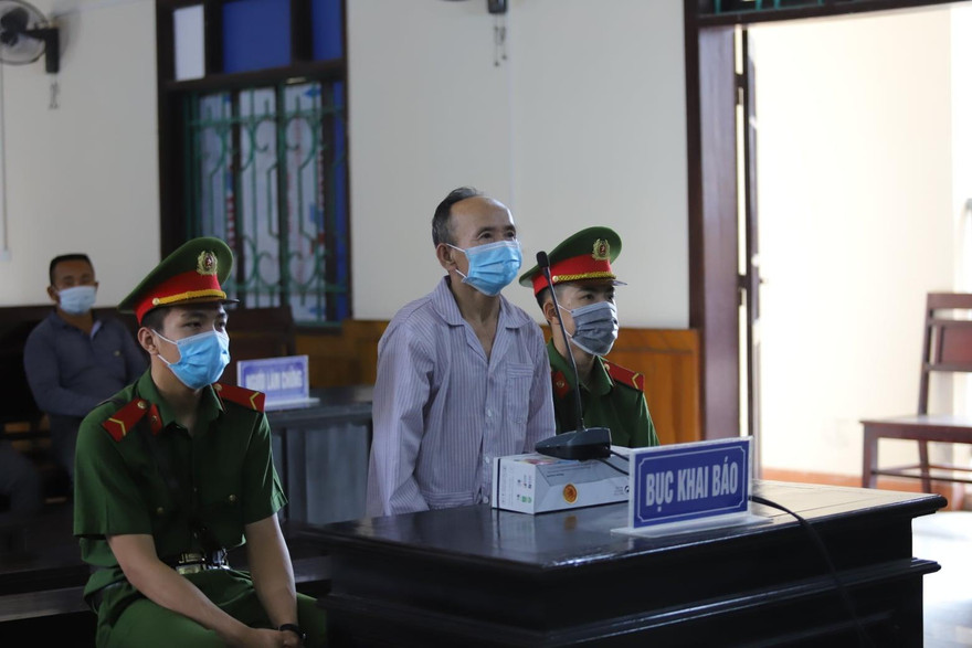 Mâu thuẫn trước bữa cơm, cầm búa đánh con dâu rồi uống thuốc sâu tự vẫn