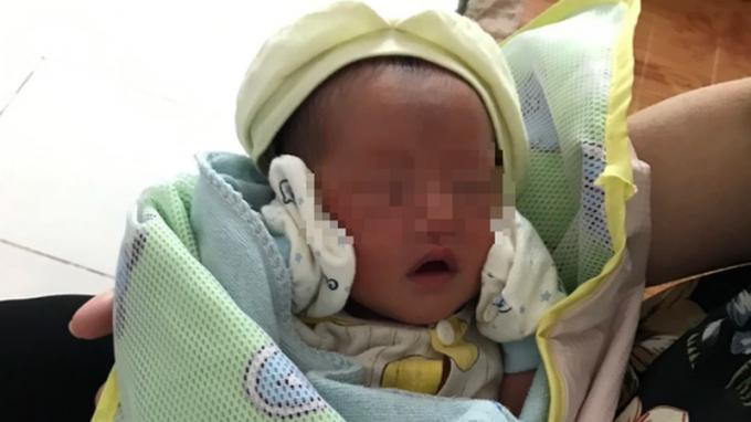 Xót xa bé gái sơ sinh bị bỏ rơi ở Hà Tĩnh cùng lá thư ‘mẹ xin lỗi’
