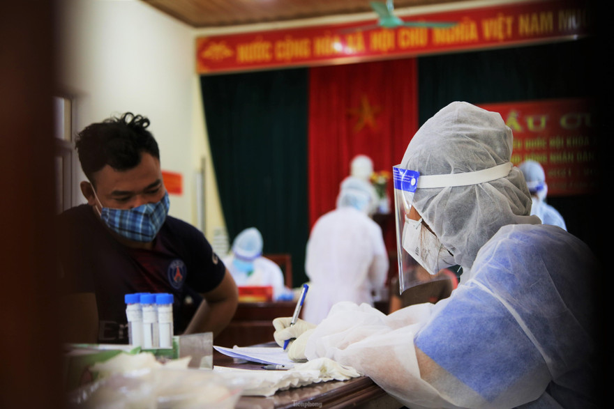 Thêm 5 ca mắc COVID-19, bốn người là F1 nhiễm bệnh cùng trú tại một ngõ