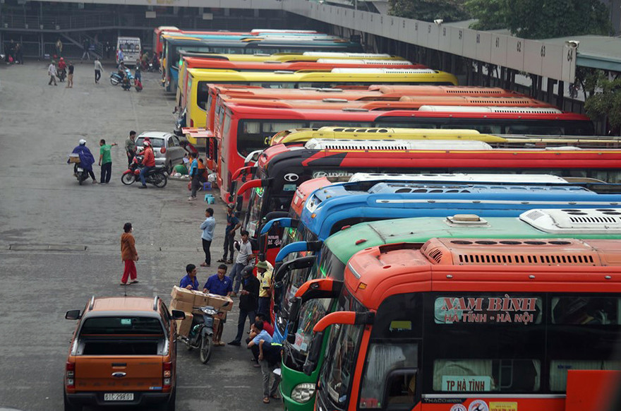 Bến xe 'ế' khách, cửa ngõ Hà Nội thông thoáng chiều cuối năm