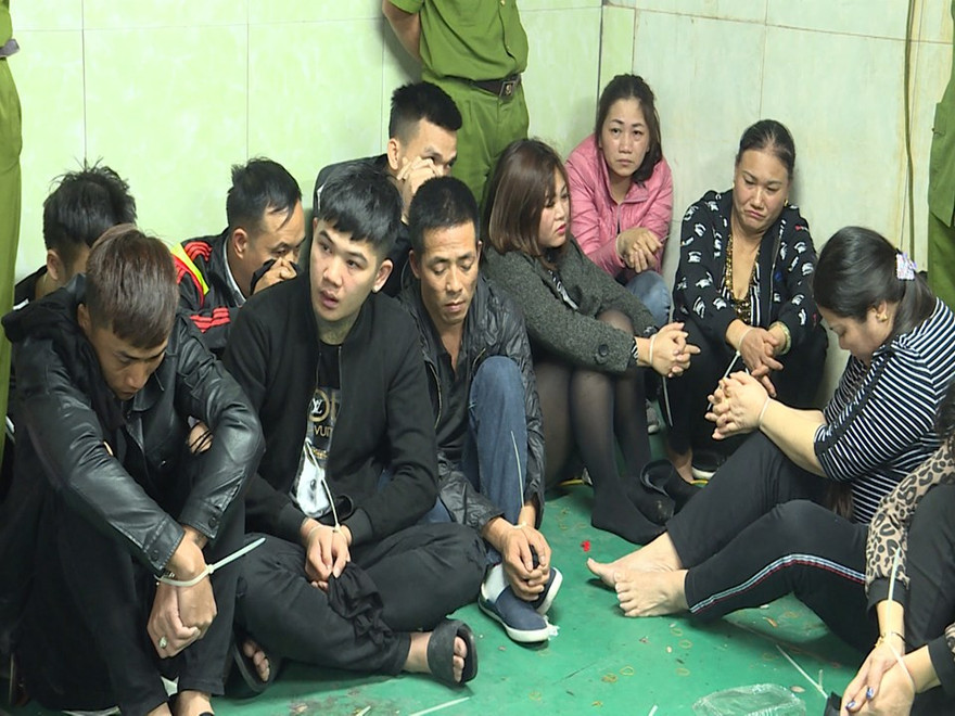 Các đối tượng bị bắt quả tang.