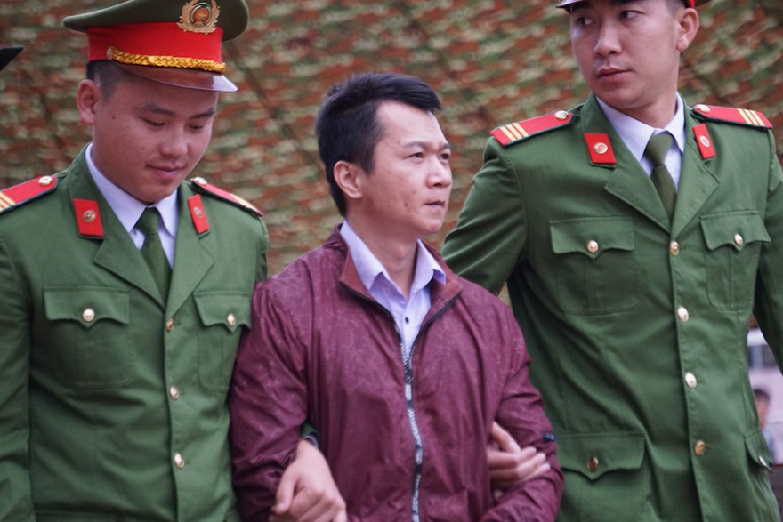 Kẻ bắt cóc, hiếp giết nữ sinh đề nghị điều tra lại vụ án 