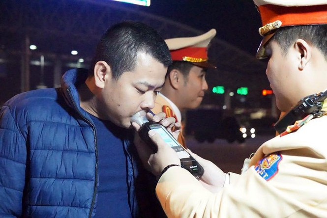 CSGT toàn quốc tăng cường xử lý nồng độ cồn, ma túy dịp Tết