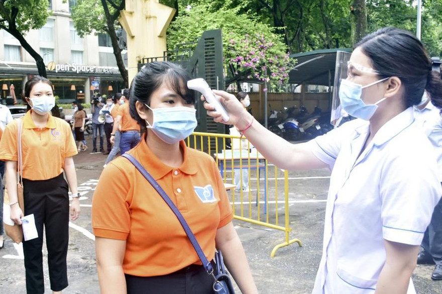 Hà Nội diễn tập phương án phòng chống dịch cho kỳ thi tuyển sinh lớp 10. Ảnh: Hoàng Mạnh Thắng