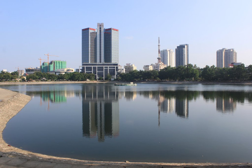 Việc doanh nghiệp đề xuất lấp 1ha hồ Thành Công để xây nhà tái định cư tại chỗ đang gây nhiều phản ứng.