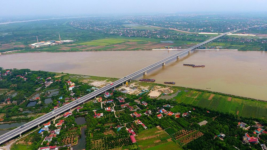Cận cảnh cầu Hưng Hà và tuyến đường nối hai cao tốc lớn