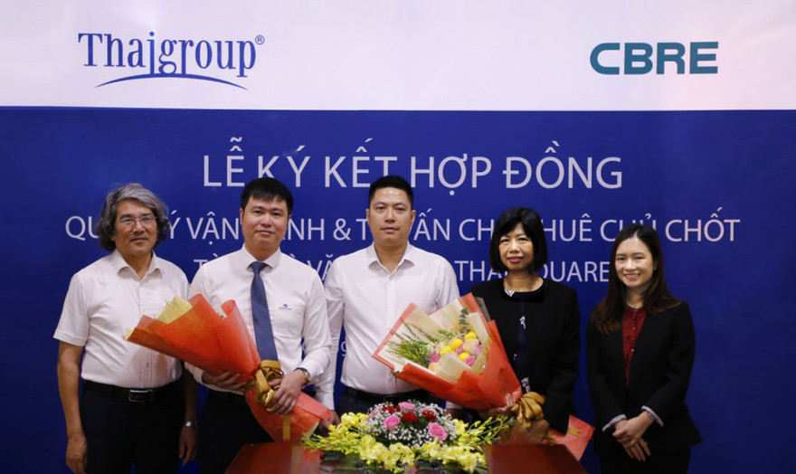 Đại diện Ban lãnh đạo Thaigroup và đại diện Ban lãnh đạo CBRE tại Lễ ký kết hợp đồng
