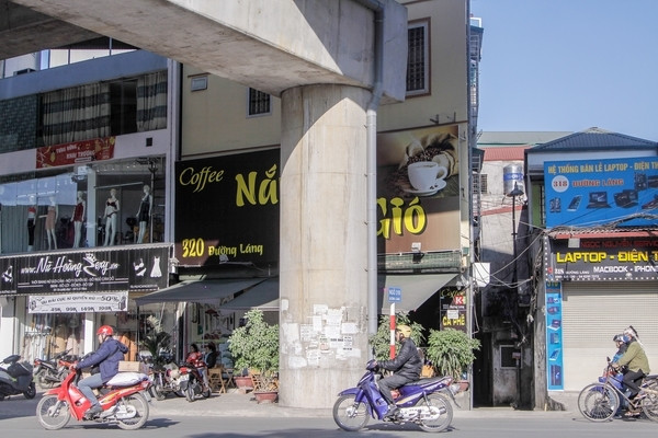 Nhiều nhà mặt phố giờ chịu cảnh "nấp xó"