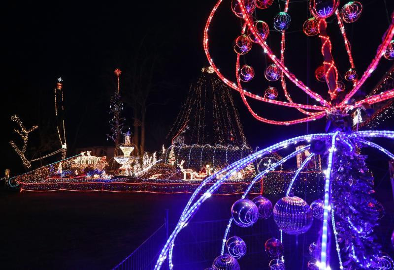 530.000 bóng đèn trang trí quanh nhà ông Rolf Vogt dịp Giáng sinh