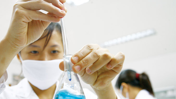 Lương không đủ sống ở các viện nghiên cứu, nhiều tiến sĩ bỏ ra ngoài làm cho các trường đại học, doanh nghiệp... Ảnh: Hồng Vĩnh