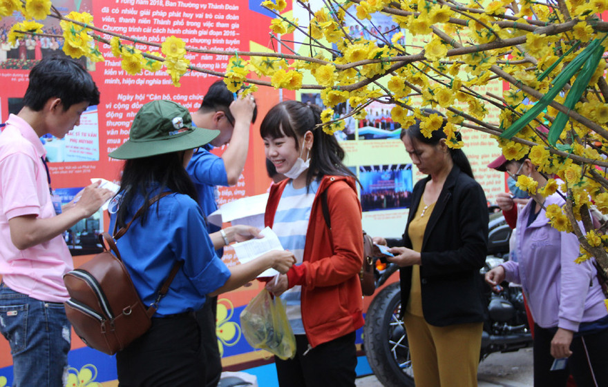 Hỗ trợ 1.500 thanh niên công nhân về quê ăn Tết Kỷ Hợi 