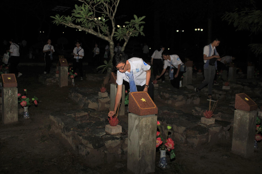 Sinh viên, hội viên toàn quốc tri ân các anh hùng liệt sỹ Côn Đảo