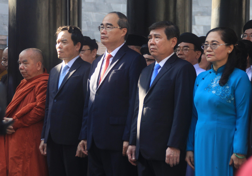 Lãnh đạo Thành ủy TPHCM tham gia nghi thức rước lễ, dâng hương tưởng niệm các Vua Hùng