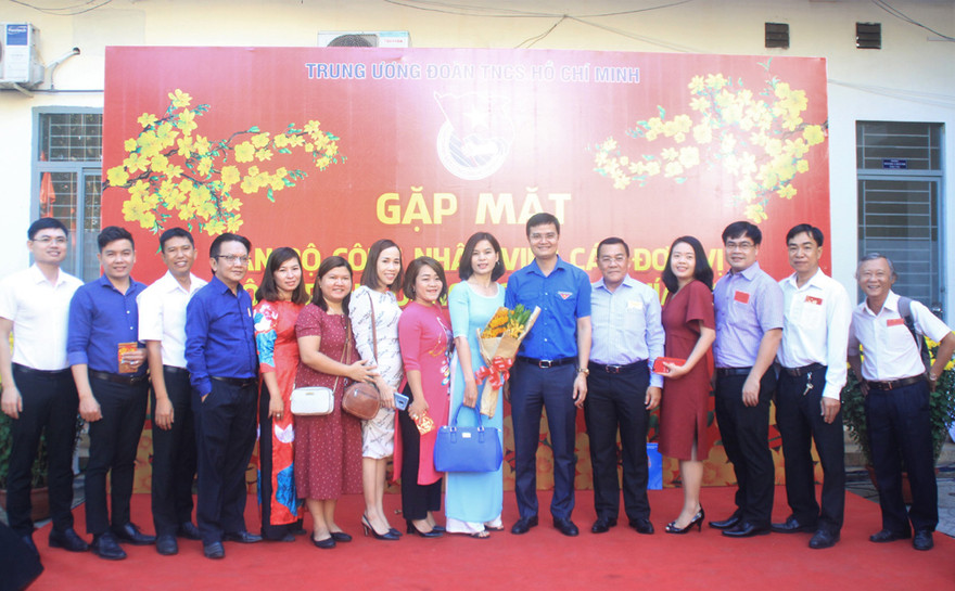 Thể hiện tinh thần tình nguyện, thi đua trong mỗi cơ quan, đơn vị 